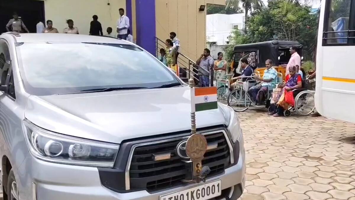 அவலம்.. அதிகாரிகளின் அலட்சியத்தால் பரிதவித்த மாற்றுத்திறனாளிகள்...