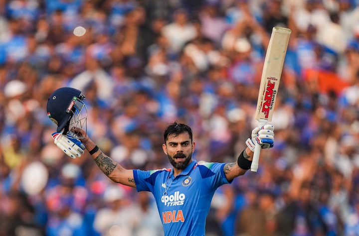 এই নিয়ে নবমবার কোহলি ওয়ান ডেতে নাগাড়ে চার ইনিংসে ৫০ বা তার বেশি রানের ইনিংস খেললন। তার আশেপাশে কেউ নেই। সাঙ্গাকারা ও কেন উইলিয়ামসনের চার বার এই কৃতিত্ব রয়েছে।