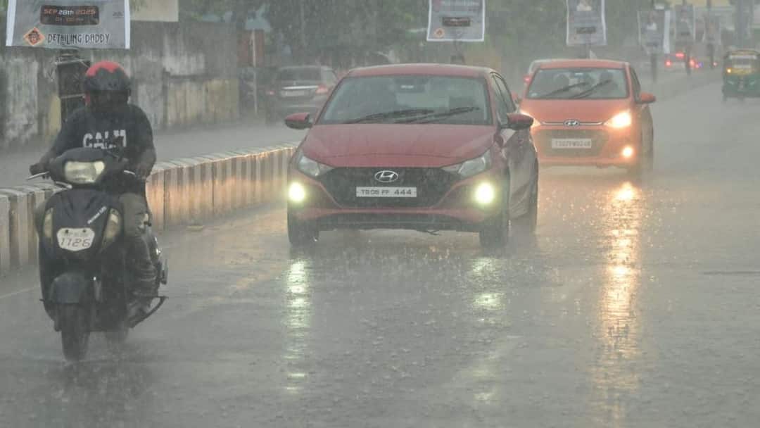 Rain Alert: வளிமண்டல கீழடுக்கு சுழற்சி.. 13 மாவட்டங்களில் வெளுக்கப்போகும் கனமழை!