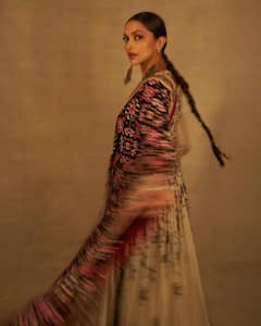 एक ही दिन में दिखें दीपिका पादुकोण के दो जबरदस्त लुक, ट्रेडिशनल में खूबसूरत तो वेस्टर्न में लगीं स्टाइलिश