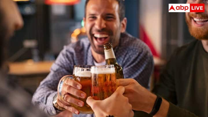 Alcohol Effects: अक्सर ड्रिंक करते वक्त हमारे दोस्त ज्यादा पी लेने के बाद यह जरूर कहते हैं कि आज गाड़ी तेरा भाई चलाएगा. आइए जानते हैं कि शराब पीने के बाद इंसान के अंदर इतना कॉन्फिडेंस कैसे आ जाता है?