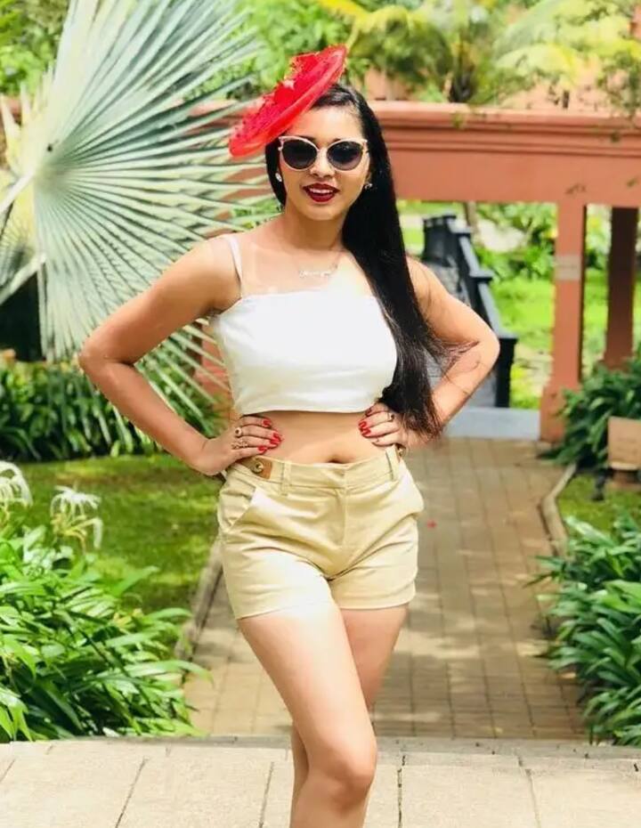 उन्होंने अपनी खूबसूरती और अंदाज से लाखों फैंस के दिलों में जगह बनाई हैं.