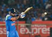 বিশাখাপত্তনমে এই নিয়ে অষ্টম ইনিংসে তৃতীয় অর্ধশতরানও এল তাঁর ব্যাট থেকে।