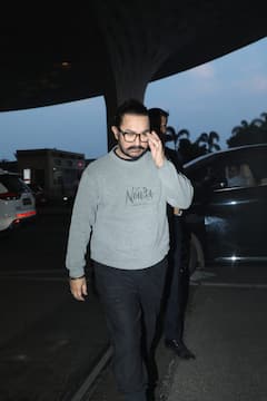 एयरपोर्ट पर लगा सितारों का मेला, विंटर लुक में दिखे आमिर खान, रकुल और हरनाज संधू का स्टाइलिश अंदाज देख आहें भरेंगे