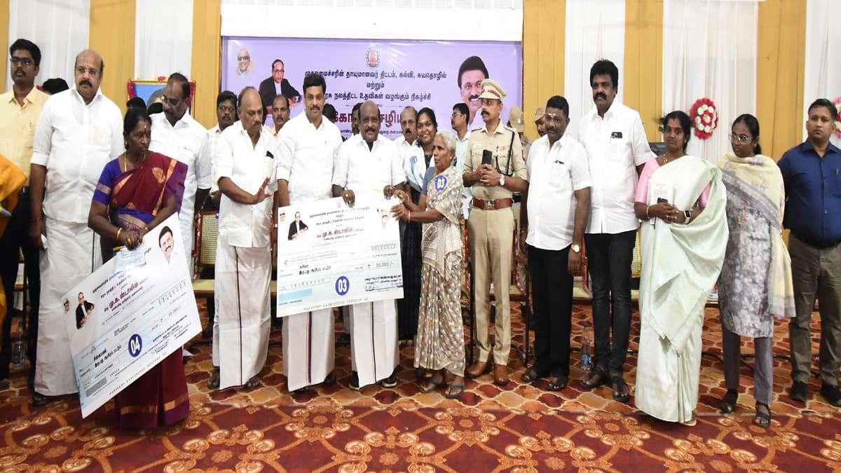 தஞ்சாவூரில் 6837 பேருக்கு ரூ.19.60 கோடி மதிப்பில் நலத்திட்ட உதவிகள் வழங்கல்