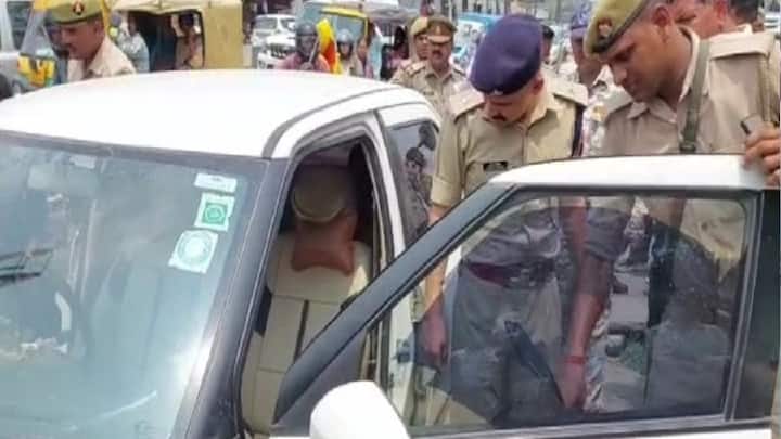 ब्लैक फिल्म लगाने पर मिलने वाला जुर्माना शहर और कार्रवाई की गंभीरता पर निर्भर करता है. आमतौर पर पहला चालान लगभग 500 से 1000 रुपये तक का होता है. अगर गाड़ी दोबारा पकड़ी जाती है. तो यह रकम कई गुना बढ़ जाती है. कई जगह दोहराए गए उल्लंघन पर वाहन को सीज भी किया जा सकता है.