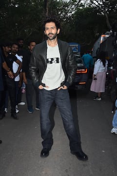 फिनाले का मजा दोगुना करने बिग बॉस के सेट पहुंचे अनन्या पांडे और कार्तिक आर्यन, साथ में लगे बेहद क्यूट