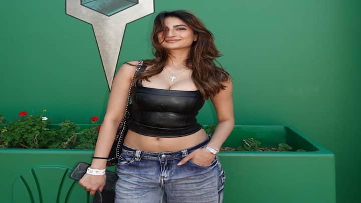 Palak Tiwari Photos: એક્ટ્રેસ પલક તિવારીએ સોશિયલ મીડિયા પર પોતાની તસવીરો શેર કરી છે જેને ચાહકો ખૂબ પસંદ કરી રહ્યાં છે.