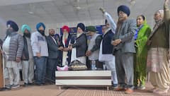 Punjab News: ਪੰਜਾਬ ਦੇ ਮਸ਼ਹੂਰ ਵਿਧਾਇਕ ਨੇ ਛੱਡਿਆ ਕਾਂਗਰਸ ਦਾ ਸਾਥ, ਸੈਂਕੜੇ ਸਾਥੀਆਂ ਸਣੇ ਇਸ ਪਾਰਟੀ ਨੂੰ ਕੀਤਾ ਜੁਆਇੰਨ...