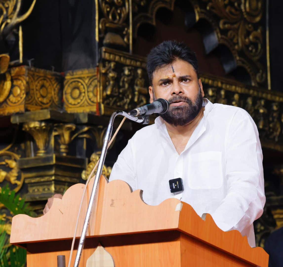 Pawan Kalyan: ఏపీ డిప్యూటీ సీఎం పవన్ కల్యాణ్కు 'అభినవ కృష్ణ దేవరాయ' బిరుదు ప్రదానం