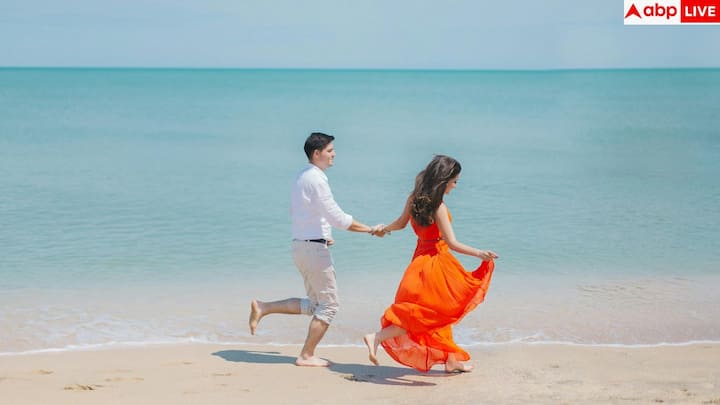 सच्चाई यह है कि रिश्ते टूटने का कोई एक सीधा-सादा जवाब नहीं होता. लेकिन कुछ पैटर्न जरूर दिखाई देते हैं ऐसे ट्रांजिशनल मोड़, जहां दो लोगों का रिश्ता सबसे ज्यादा परखा जाता है. इन्हीं जगहों पर या तो रिश्ता मजबूत होता है या फिर टूटने लगता है.