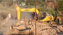 नैनीताल के रामनगर में गरजा प्रशासन का बुलडोजर, कड़ी सुरक्षा के बीच हटाए गए अवैध निर्माण