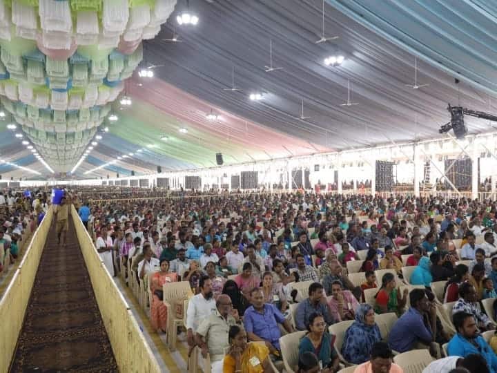 சங்கம் வைத்து தமிழ் வளர்த்த மண்; வீரமிக்க பாண்டிய மன்னர்கள் ஆட்சி செய்த மண்; முக்கியமாக, ஆராய்ந்திடாமல் அவசர அவசரமாக தவறான தீர்ப்பு வழங்கியதை எதிர்த்து, நீதி கேட்டு கண்ணகி முழங்கிய மண்! திருச்செந்தூர் முருகனின் வேலுக்காக தலைவர் கலைஞர் நீதி கேட்டு, நெடும்பயணம் தொடங்கிய மண், இந்த மதுரை மண்! - அரங்கில் பேசிய முதல்வர்.