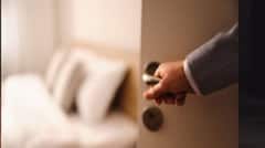 ਪੰਜਾਬ ਦੇ ਇਸ ਹੋਟਲ 'ਚ ਫੈਲੀ ਸਨਸਨੀ, ਕਮਰਾ ਖੋਲਦੇ ਹੀ ਇਸ ਹਾਲਤ 'ਚ ਮਿਲਿਆ ਜੋੜਾ; ਹੋਟਲ ਮਾਲਕ ਸਣੇ ਪੂਰਾ ਸਟਾਫ...