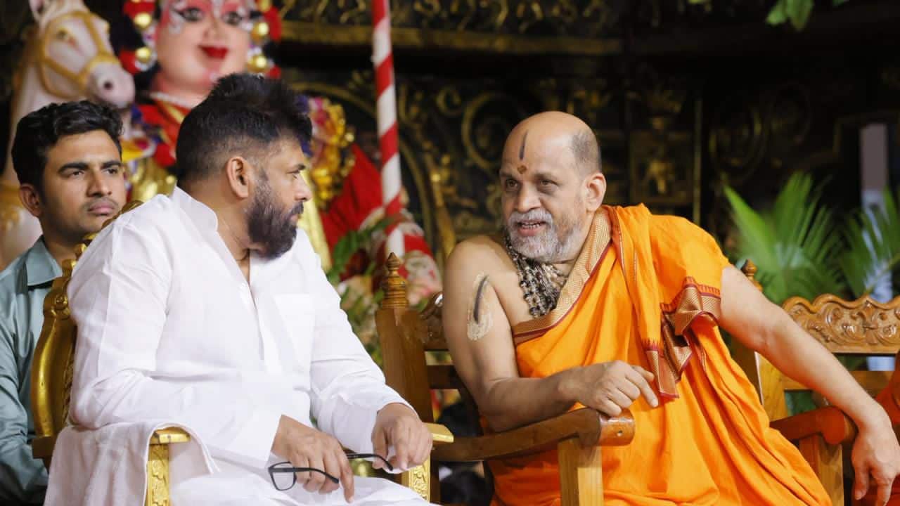 Pawan Kalyan: ఏపీ డిప్యూటీ సీఎం పవన్ కల్యాణ్కు 'అభినవ కృష్ణ దేవరాయ' బిరుదు ప్రదానం