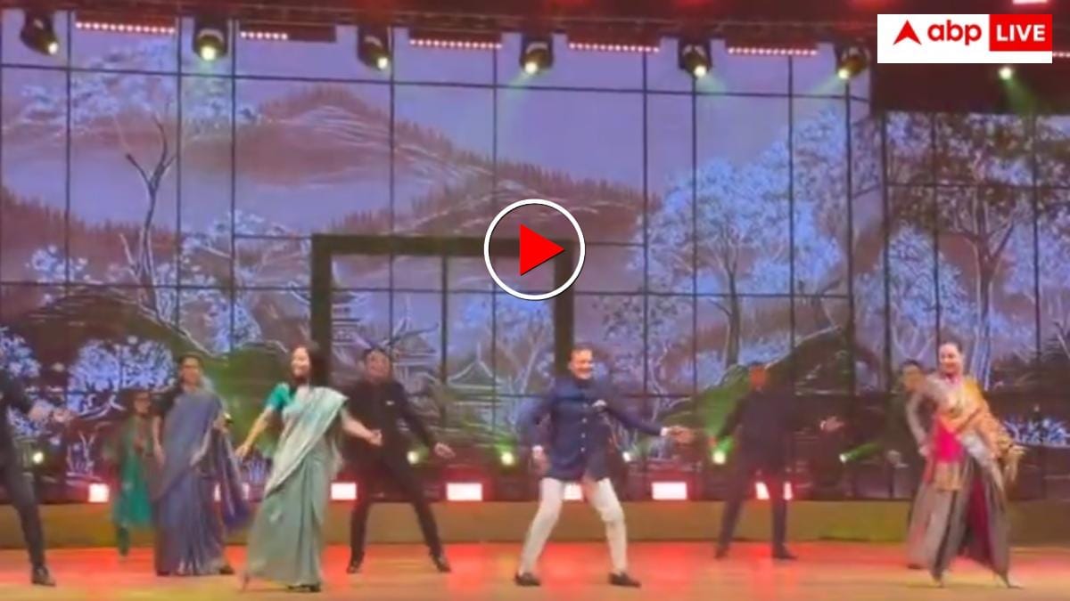 सुप्रिया सुले से लेकर कंगना तक, बीजेपी सांसद के घर की शादी में एक मंच पर पक्ष विपक्ष ने लगाए ठुमके