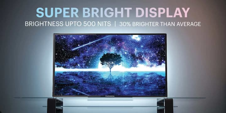 रात के समय वोल्टेज का उतार-चढ़ाव भी स्मार्ट टीवी के लिए जोखिम भरा होता है. क्योंकि अधिकतर लोग टीवी के साथ स्टेबलाइज़र का इस्तेमाल नहीं करते, ऐसे में अचानक बिजली कम-ज्यादा होने पर टीवी के सर्किट को नुकसान पहुंच सकता है. केवल इसलिए कि प्लग सॉकेट में लगा हुआ था, कई बार इलेक्ट्रॉनिक डिवाइस खराब हो जाते हैं. इसलिए सोने से पहले प्लग निकाल देना टीवी को अनचाहे नुकसान से बचाता है.