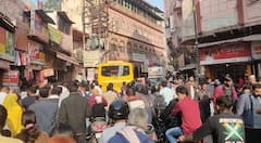 वाराणसी में भीषण जाम, पूरी तरह ध्वस्त हुई ट्रैफिक व्यवस्था, सड़क पर घंटों परेशान रहे राहगीर