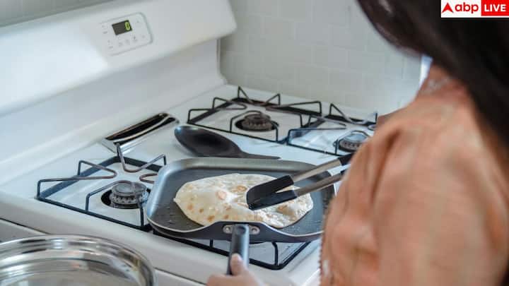 कुछ लोगों को रागी की रोटी का गहरा रंग पसंद नहीं आता, लेकिन पोषण के मामले में यह बेहद मजबूत है. इसके बावजूद, अगर स्वाद या रंग समस्या हो, तो इसे अन्य आटे के साथ मिलाकर हल्का और खाने में आसान बनाया जा सकता है.