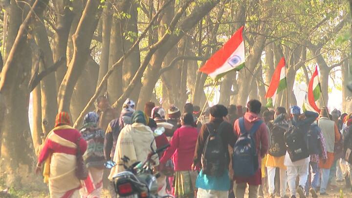 তার আগে রবিবার সেই ব্রিগেডেই '৫ লক্ষ কণ্ঠে গীতাপাঠে'র আয়োজন করেছে সনাতন সংস্কৃতি সংসদ।