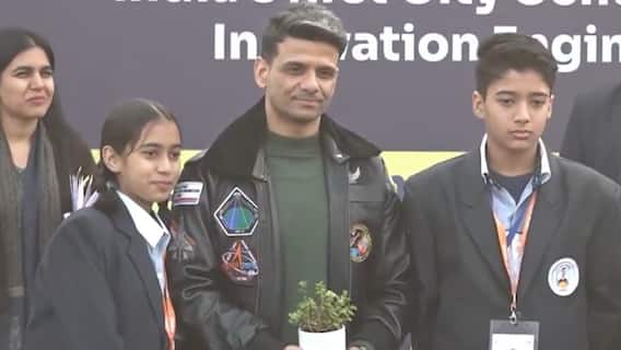 दिल्ली: AI ग्राइंड कार्यक्रम में बच्चों के बीच पहुंचे एस्ट्रोनॉट शुभांशु शुक्ला, CM रेखा गुप्ता भी रहीं मौजूद