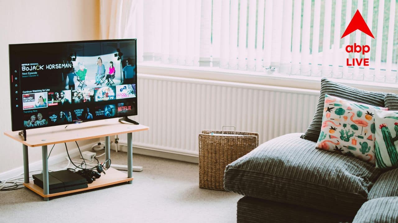 রিমোট দিয়ে বন্ধ করাই যথেষ্ট নয়, স্মার্ট টিভি আনপ্লাগ না করলে গুণতে হতে পারে মোটা অঙ্কের বিল