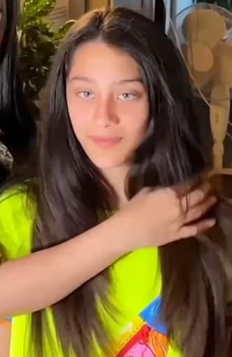 संजय दत्त की लाडली इकरा दत्त अब बड़ी हो चुकी हैं. उन्हें अब देख लोग उनकी तुलना उनकी दादी नरगिस दत्त से करने लगे हैं.