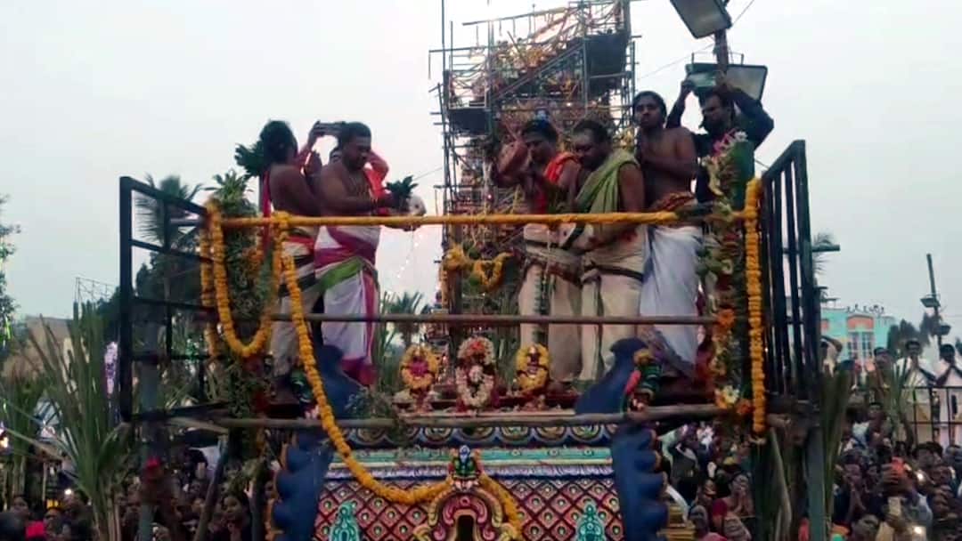 பழனியில் திருஆவினன்குடி கோவில் கும்பாபிஷேகம்: ஆயிரக்கணக்கான பக்தர்கள் பங்கேற்பு!