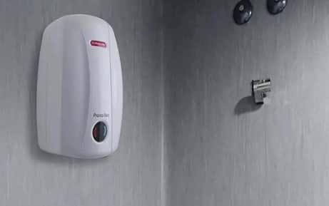 ગીઝર ખરીદતી વખતે બ્રાન્ડનું ખાસ ધ્યાન રાખો. વિશ્વાસપાત્ર અને સારી કંપનીમાંથી જ ગીઝર ખરીદવાનો પ્રયાસ કરો. ઘણી વખત સસ્તા ગીઝર ખરીદવાથી કોઈને સમસ્યાનો સામનો કરવો પડી શકે છે.