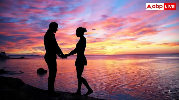 आकर्षण के शुरुआती चरण में सेरोटोनिन कल लेवल कम हो जाता है जिस वजह से हल्का जुनून हो जाता है. इसके बाद व्यक्ति का मन बार-बार उसी इंसान के बारे में सोचता रहता है. यह बताता है कि लोग उन पहले पलों को क्यों दोहराते हैं या फिर जिस व्यक्ति से वह अभी मिले हैं उसके बारे में सोचना क्यों नहीं बंद कर पाते.