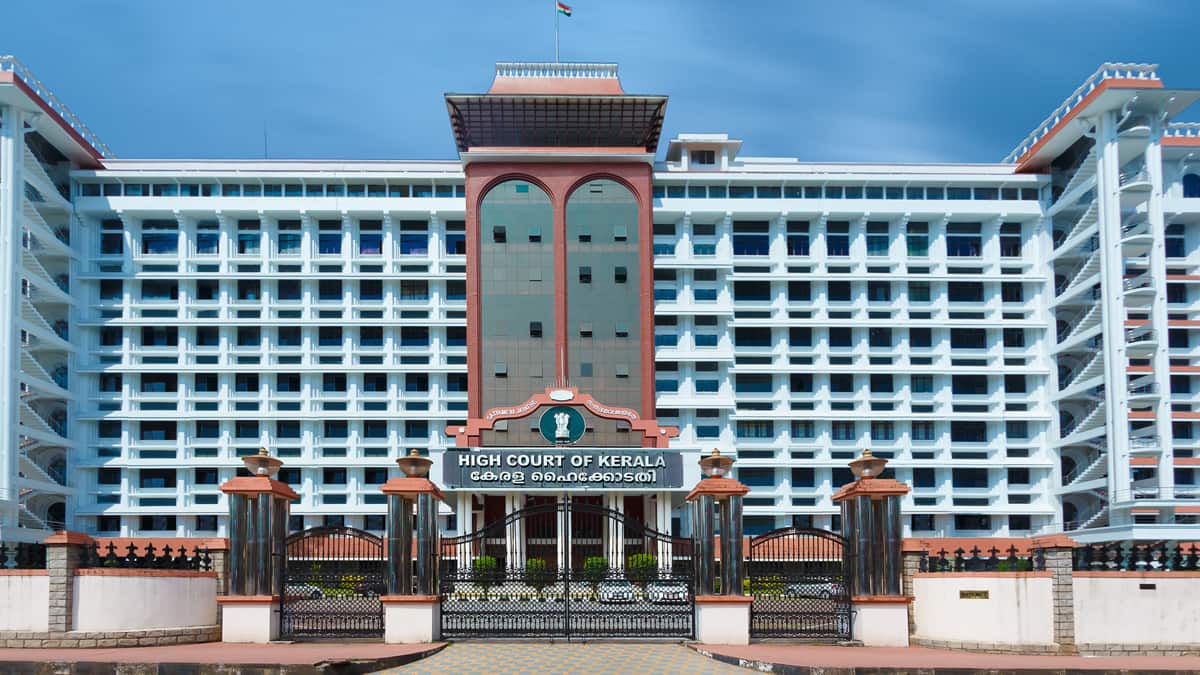 கேரள நடிகை பலாத்கார வழக்கு: நடிகர் திலீப் விடுவிப்பு! அதிர்ச்சி தீர்ப்பு, குற்றவாளிகள் யார்? பரபரப்பு தீர்ப்பு!