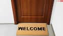 Vastu Tips: क्या आपके डोरमैट पर भी लिखा है ‘Welcome’? जानें कब ये बिगाड़ सकता है आपके घर की एनर्जी