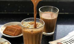 चाय के साथ रोज सुबह खाते हैं बिस्कुट, जानें कितनी खतरनाक है मॉर्निंग की यह आदत?