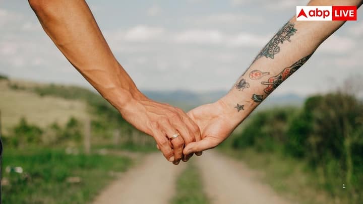 पहली नजर का पल दिमाग के रिवॉर्ड सिस्टम को एकदम से एक्टिवेट कर देता है. डोपामाइन सिस्टम में भर जाता है और यही वजह है कि काफी ज्यादा खुशी और नजदीकी पाने की प्रेरणा मिलती है. ऑक्सीटोसिन गर्माहट और भरोसे का एहसास जोड़ता है. वहीं सेरोटोनिन का लेवल कम हो जाता है.