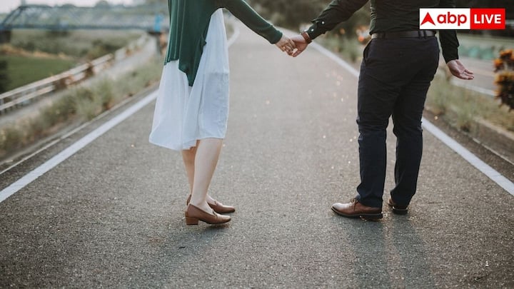 डोपामाइन उस जोश के लिए जिम्मेदार है जो लोग अक्सर महसूस करते हैं. अचानक से ऊर्जा का विस्फोट, आकर्षण का एहसास और उस व्यक्ति के बारे में और जानने की इच्छा.