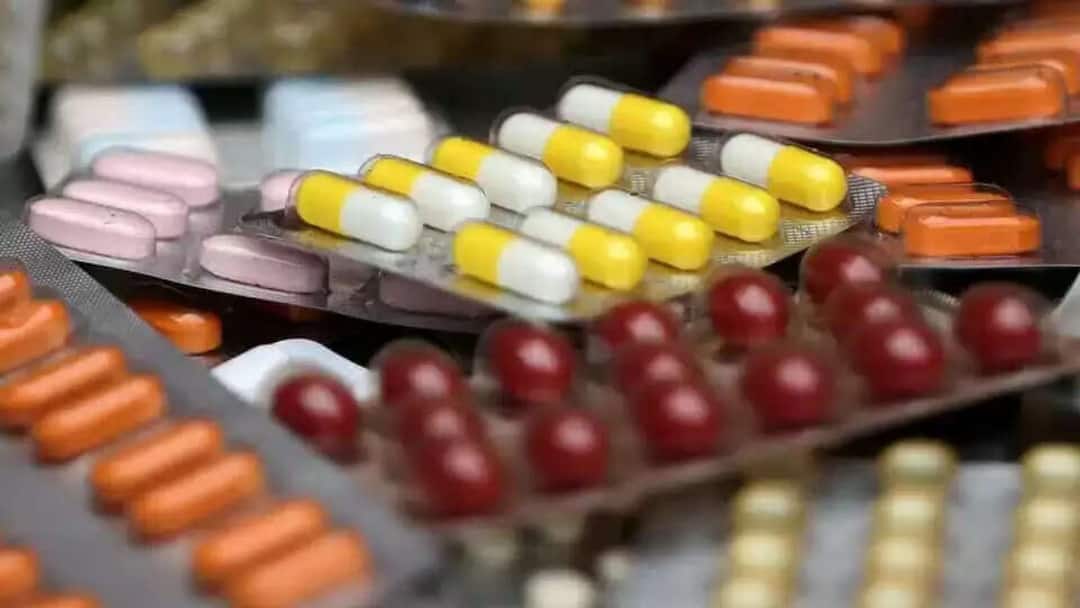 சென்னையில் கஞ்சா , சட்ட விரோத மாத்திரைகள் விற்பனை !! பெண் உட்பட 5 பேர் கைது !! அதிர்ச்சி தகவல் five person arrested for selling ganja in North chennai tnn சென்னையில் கஞ்சா , சட்ட விரோத மாத்திரைகள் விற்பனை !! பெண் உட்பட 5 பேர் கைது !! அதிர்ச்சி தகவல்