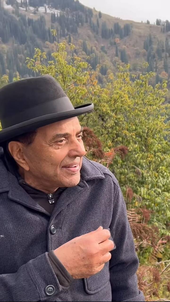 इसके बाद सनी देओल ने भी अपने दिवगंत पिता के लिए स्पेशल पोस्ट शेयर किया. एक्टर ने अपने इंस्टाग्राम हैंडल पर धर्मेंद्र की एक वीडियो शेयर की जिसमें वो नेचर की खूबसूरती एंजॉय करते दिख रहे हैं. एक्टर ने लिखा कि, 'आज मेरे पापा का जन्मदिन है. पापा हमेशा मेरे साथ हैं, मेरे अंदर हैं. लव यू पापा. मिस यू. '