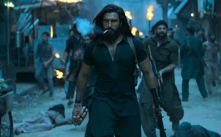 फिल्म की कहानी ऑपरेशन ल्यारी से इंस्पायर बताई जा रही है, जो पाकिस्तान के कराची के ल्यारी इलाके में हुआ एक बड़ा गैंगवार था. यह इलाका कभी नशीले पदार्थों की तस्करी और अपराध का केंद्र हुआ करता था, जहाँ 1960 के दशक से गिरोहों का दबदबा रहा है. रणवीर सिंह एक भारतीय जासूस, हमजा अली मजारी/जसकीरत सिंह की भूमिका निभा रहे हैं, जिसे पाकिस्तान भेजा जाता है.