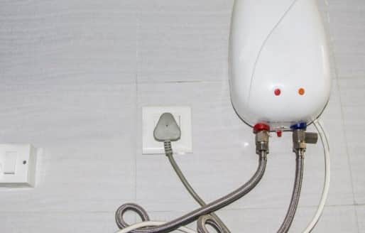 જો તમે નવું ગીઝર ખરીદો છો તો વોરંટી ચેક કરવાનું ભૂલશો નહીં. ઘણી વખત આપણે ઉતાવળમાં વૉરંટી વિશે પૂછવાનું અથવા વૉરંટી તપાસવાનું ભૂલી જઈએ છીએ. ગીઝર સાથે આપવામાં આવેલી વોરંટીનો સમયગાળો કેટલો છે તે પણ જુઓ.