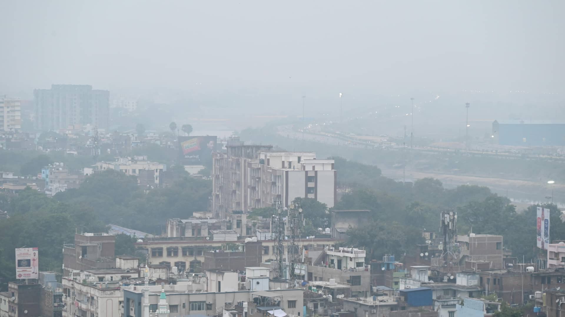 Bihar AQI: बिहार में हवा हुई जहरीली, पटना सबसे ज्यादा प्रभावित, कई जिलों में AQI 200 पार