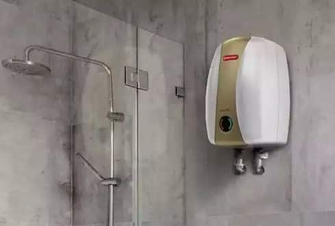 નવું ગીઝર ખરીદતા પહેલા તમારું બજેટ નક્કી કરો. કારણ કે તમને માર્કેટમાં સસ્તા અને મોંઘા તમામ પ્રકારના ગીઝર મળી જશે. આવી સ્થિતિમાં તમારા બજેટ અને જરૂરિયાત મુજબ ગીઝર ખરીદો.