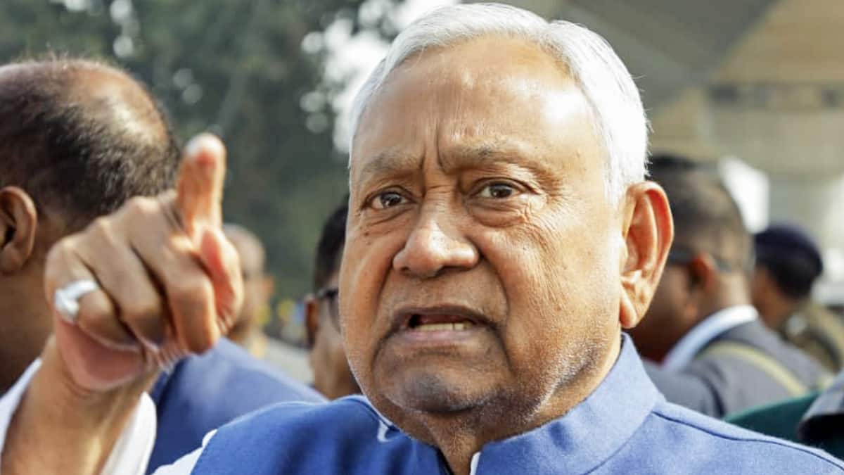 'जिसको हिजाब पहनना है पाकिस्तान जाए', BJP बोली- नीतीश कुमार माफी नहीं मांगेंगे