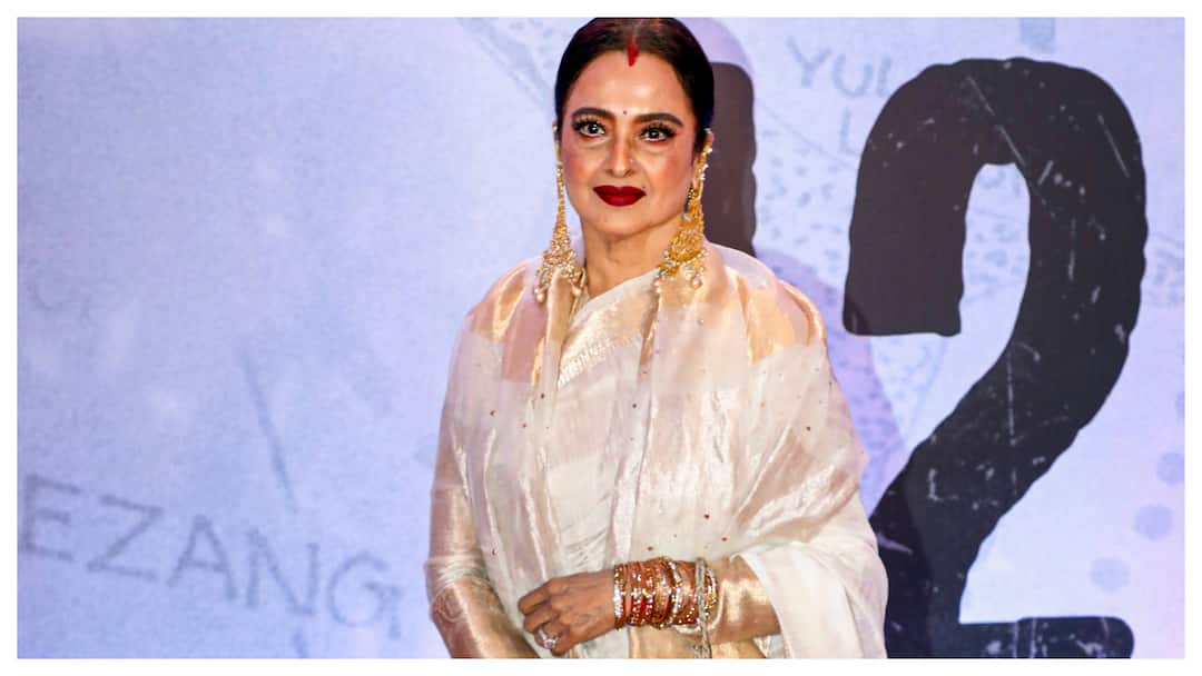 Rekha Declines Fan’s Selfie At Airport, Internet Calls Her ‘Jaya Bachchan 2.0’