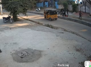 Hyderabad Crime News: నరికి, తుపాకీతో కాల్చి.. హైదరాబాద్ లో రియల్టర్ దారుణహత్య.. పట్టపగలే నడిరోడ్డుపై ఘాతుకం