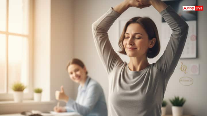 The auspicious influence of Guru (Jupiter) between June 2 and October 31 will improve your health and give relief, making you feel better. In such a situation, you should remain alert about your health throughout the year and keep getting regular checkups done.