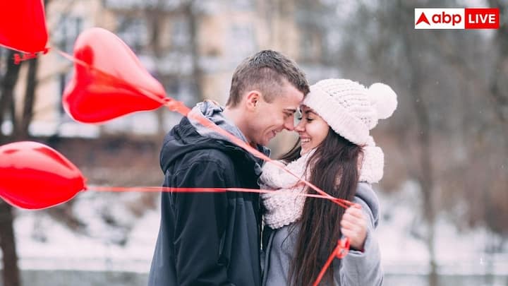 शरीर एड्रेनालाईन और नॉरएड्रेनालाईन रिलीज करके आकर्षण पर प्रतिक्रिया करता है. इसके बाद दिल की धड़कनें तेज होना, हथेली में पसीना आना, हल्का कांपना और सतर्कता बढ़ानी शुरू हो जाती है.