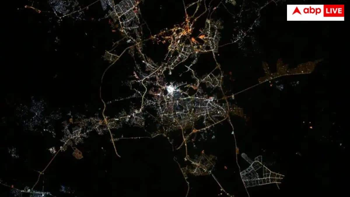 Viral: अंतरिक्ष से दिखाई दिया खाना ए काबा, हीरे सी चमक ने उड़ाए लोगों के होश, स्पेस से ली गई तस्वीर वायरल