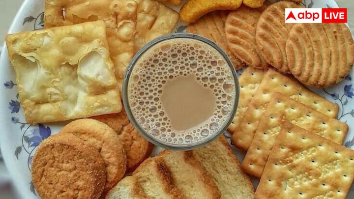 ज्यादातर मार्केट वाले बिस्कुट मैदा, ज्यादा चीनी, नमक और प्रिजर्वेटिव से बने होते हैं ऐसे में बिस्कुट चाय के साथ खाने पर ब्लड शुगर अचानक बढ़ सकता है और शरीर पर कोई नेगेटिव प्रभाव डाल सकता है.