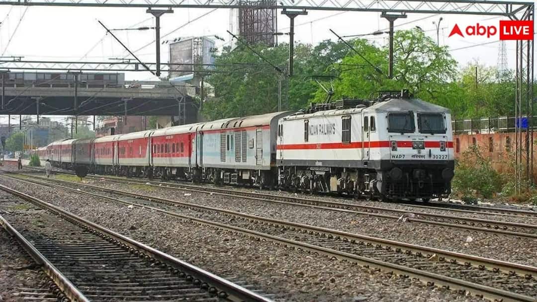 ठंड के चलते अगले कुछ दिनों तक उत्तर प्रदेश से होकर जाने वाली कई ट्रेनें कैंसिल, सफर से पहले देख लें लिस्ट train cancelled due to the cold weather several trains passing through uttar pradesh will be cancelled for the next few days please check the list before traveling ठंड के चलते अगले कुछ दिनों तक उत्तर प्रदेश से होकर जाने वाली कई ट्रेनें कैंसिल, सफर से पहले देख लें लिस्ट