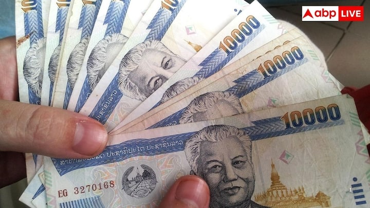 Thailand Currency Strength: भारत थाईलैंड से हर मामले में काफी ज्यादा आगे है. लेकिन इसके बावजूद भी थाईलैंड की करेंसी भारत से काफी मजबूत है. आइए जानते हैं क्या है इसके पीछे की वजह.